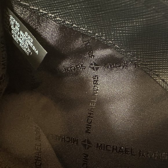 Michael Kors Jet Set Travel Large Three Quarter Zip Leather Wallet Black - Picture 8 of 9